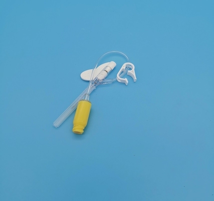 黄色く使い捨て可能なIV Cannula 24Gの蝶肯定的な圧力タイプ小児科の新生児の注入