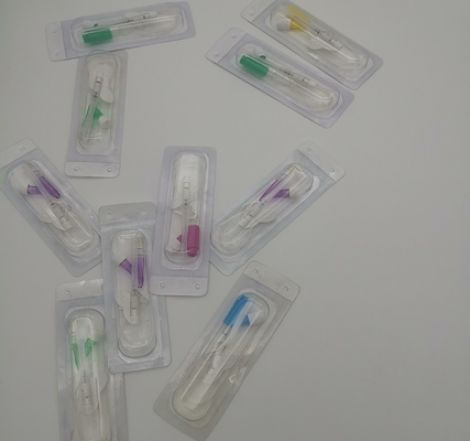 緑18G使い捨て可能なIvのCannula Yのタイプ カテーテルの外科注入の輸血
