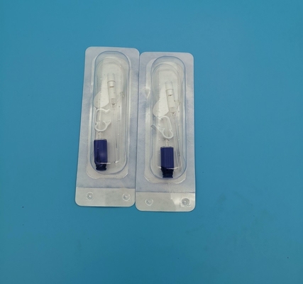 22G青い大人のための使い捨て可能な蝶肯定的な圧力タイプIvのCannulaの定期的な注入