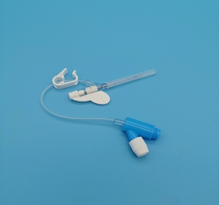 大人のための22G Yのタイプ使い捨て可能なIvのCannulaの青く定期的な注入の肯定的な圧力