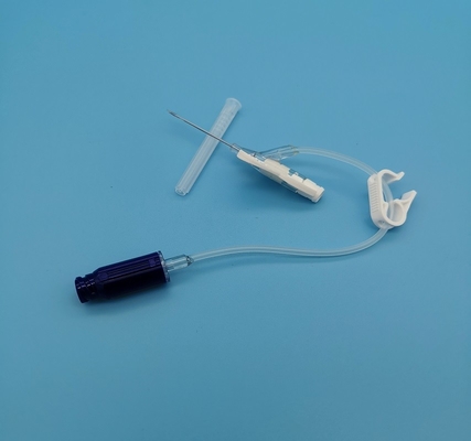 22G青い大人のための使い捨て可能な蝶肯定的な圧力タイプIvのCannulaの定期的な注入